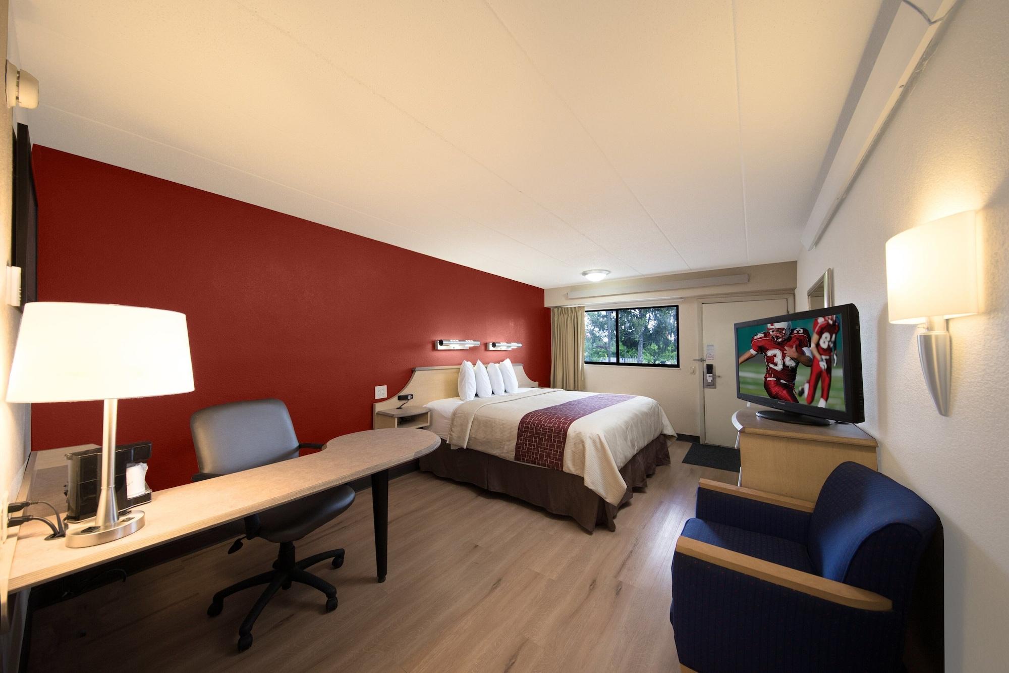Red Roof Inn Cincinnati Northeast - Blue Ash Exterior photo