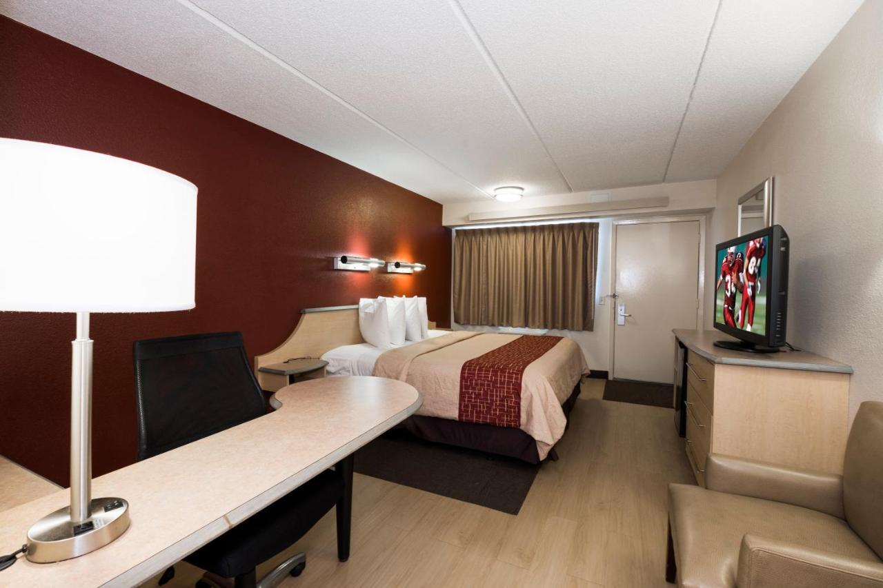 Red Roof Inn Cincinnati Northeast - Blue Ash Exterior photo