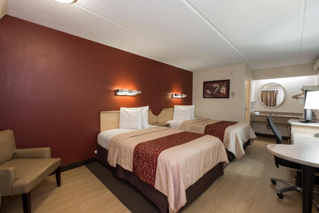 Red Roof Inn Cincinnati Northeast - Blue Ash Exterior photo