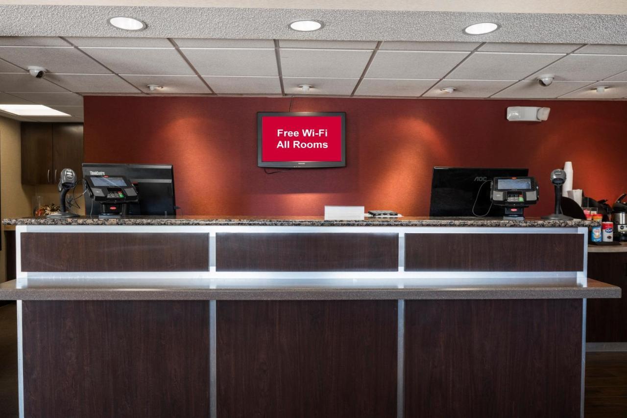 Red Roof Inn Cincinnati Northeast - Blue Ash Exterior photo