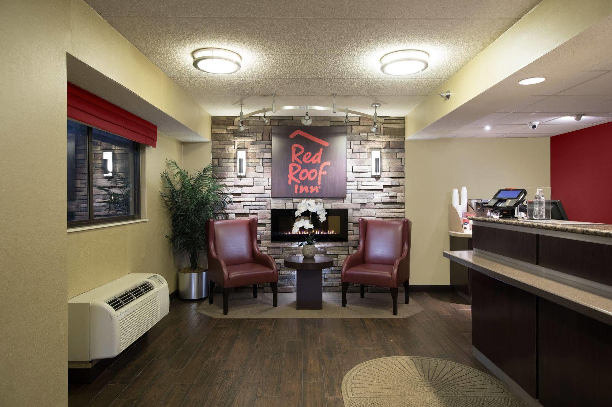 Red Roof Inn Cincinnati Northeast - Blue Ash Exterior photo