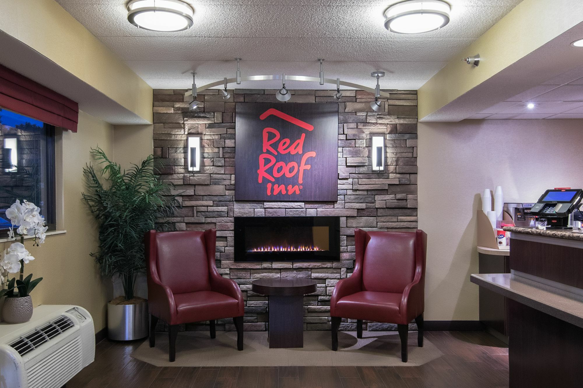 Red Roof Inn Cincinnati Northeast - Blue Ash Exterior photo